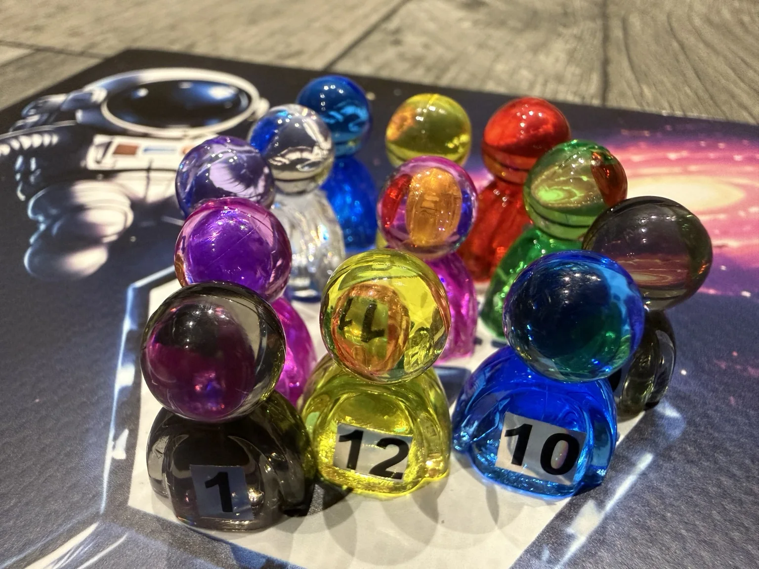 Kolorowe pionki Black Orbit